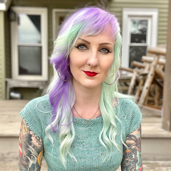 Meet your Posher, Kiersten Darling! - Picture 3 of 4